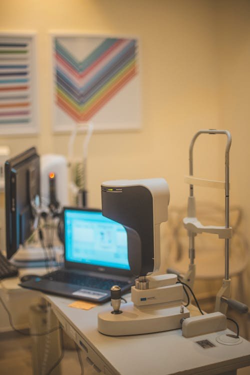 Cloud vs Desktop Practice Management Software for UK Opticians: Which One Actually Works Better?