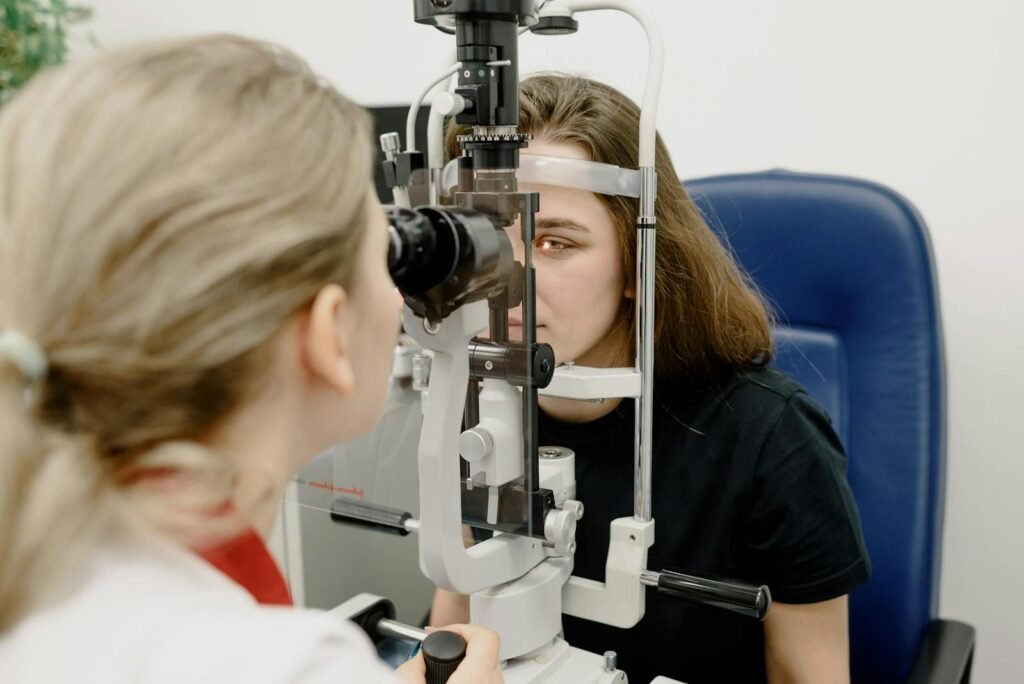 AMD Detection, Monitoring and Referral in UK Independent Optician Practices in 2026