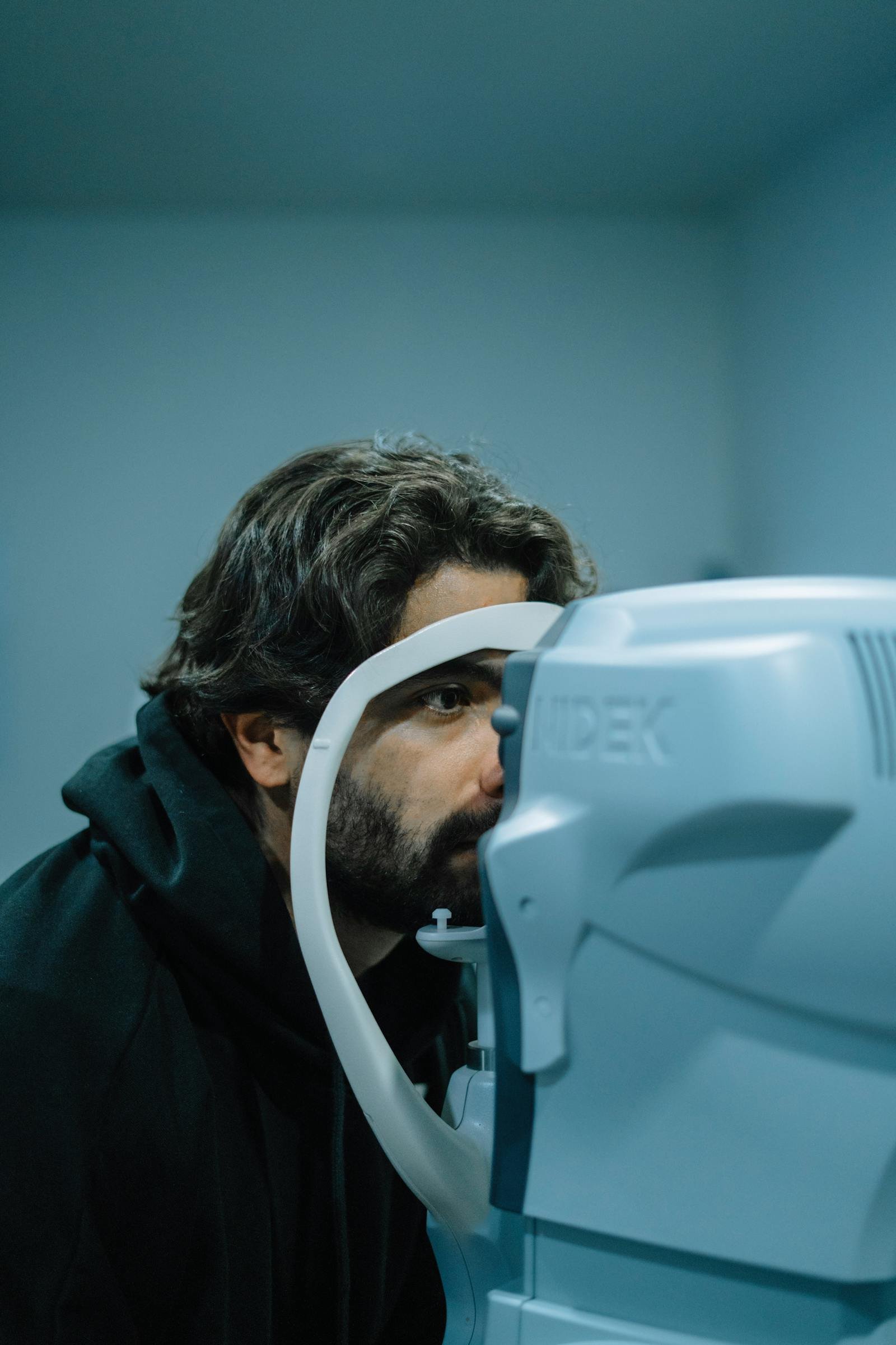 OCT in Your UK Independent Optician Practice: How to Turn Scans Into Better Eye Care in 2026