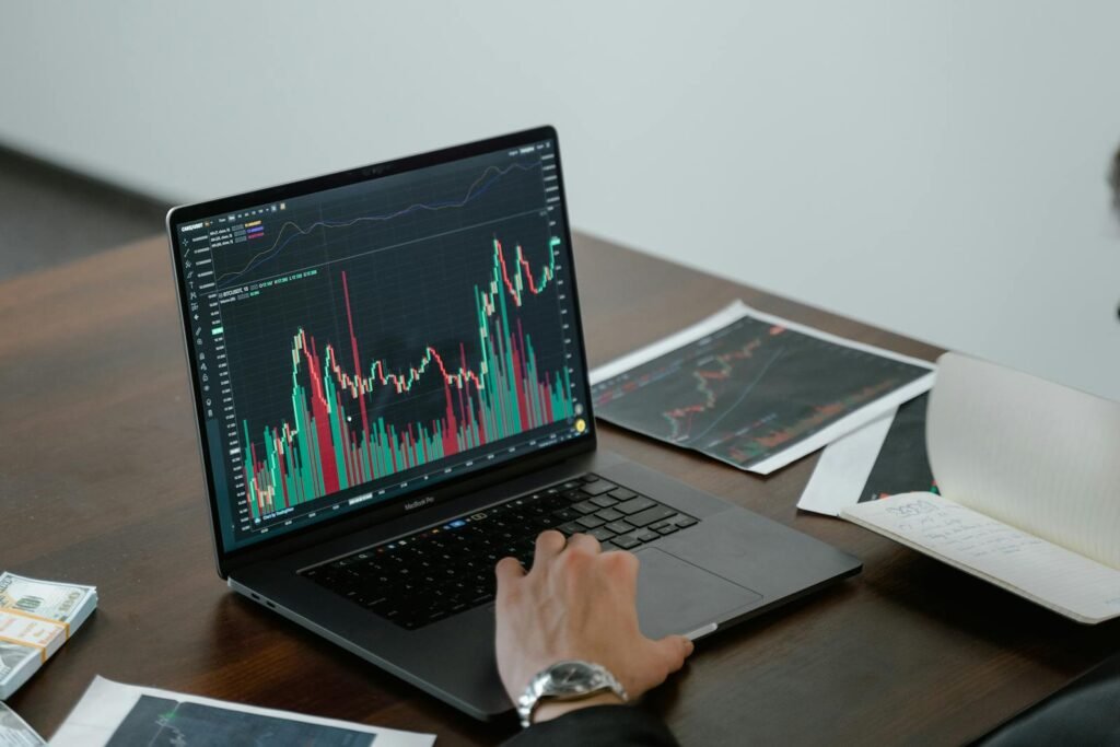 Reporting and Analytics in UK Optician Practice Management Software: How to Compare PMS Dashboards in 2026