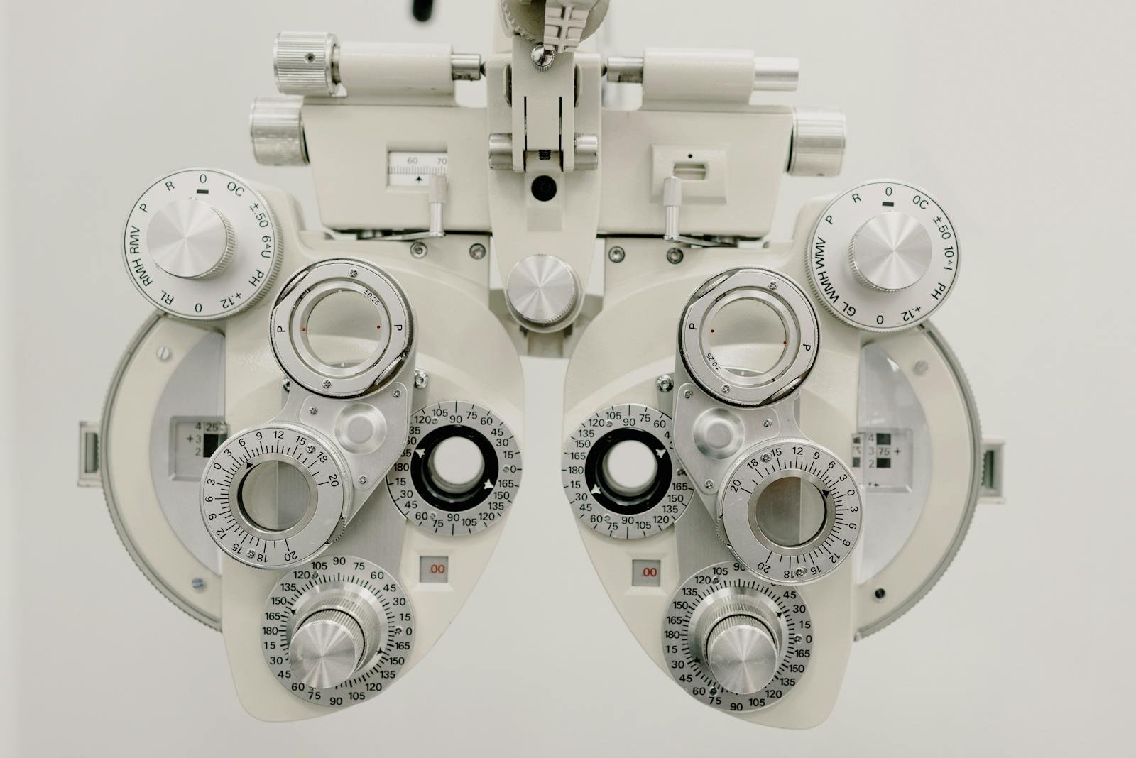 Optical Equipment Integration in UK Optician Practice Management Software: How to Compare PMS Connectivity in 2026