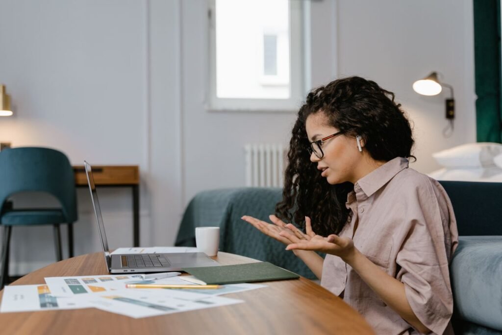 When to Hire a Practice Manager: A Straight Answer for UK Independent Opticians